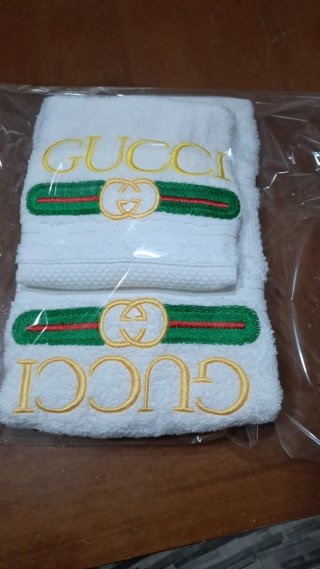 Set Asciugamani Ricamati Gucci Bianco Oro