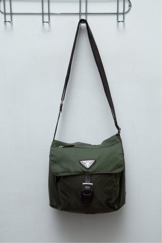 Borsa a tracolla Prada verde oliva