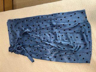 Falda Zara lunares azul