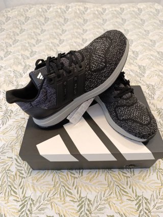 Zapatillas Adidas Ultradream DNA.