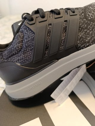 Zapatillas Adidas Ultradream DNA.
