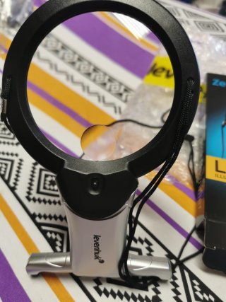Lente ingrandimento Levenhuk con LED