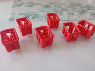 Lote 6 Cajas y botellas Rojas Playmobil