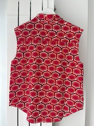 Camisa estampada sin mangas