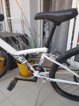 Bicicleta B'TWIN Blanca