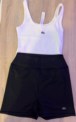 Alo Conjunto Camiseta sin manga y shorts