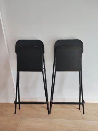 Taburetes altos cocina negros