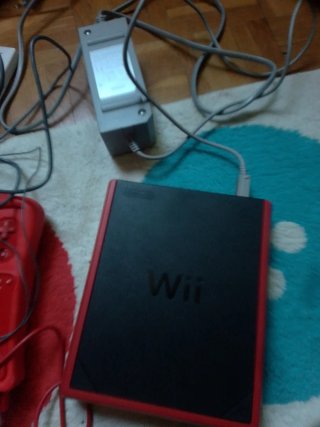 Nintendo Wii Negra y Roja