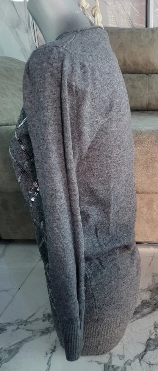 Blusa gris con lentejuelas Talla M