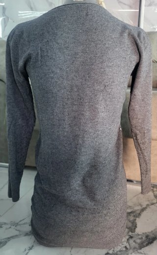 Blusa gris con lentejuelas Talla M