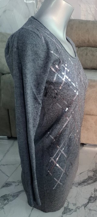 Blusa gris con lentejuelas Talla M