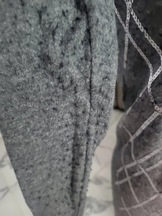 Blusa gris con lentejuelas Talla M