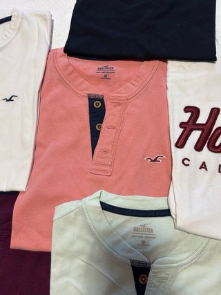 Camisetas Hollister y Levis de Manga Corta