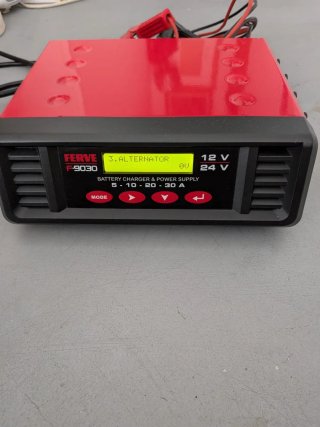 Cargador Batería Ferve F-9030 12V/24V