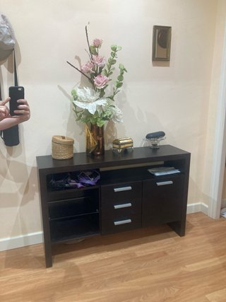 Mueble recibidor madera y mimbre