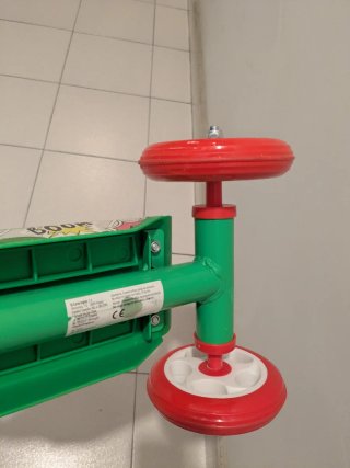 Patinete infantil 3 ruedas casi nuevo
