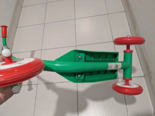 Patinete infantil 3 ruedas casi nuevo