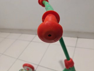Patinete infantil 3 ruedas casi nuevo