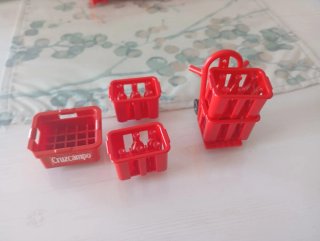 Lote Playmobil: Cajas, Botellas y Carretilla