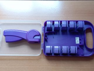 Troqueladora con estuche y accesorios