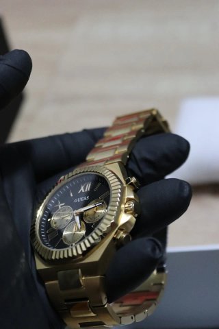 Reloj Guess Dorado y Negro