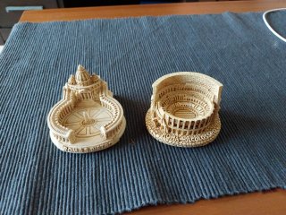 2 Souvenirs Roma: Coliseo y San Pedro