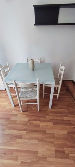 Mesa Comedor Cristal 90x90 + 4 Sillas