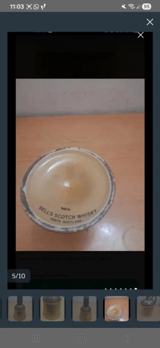 Lotto di 2 bottiglie vuote di whisky Bell's