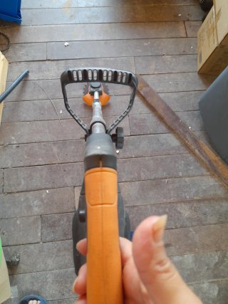 Tagliasiepi a batteria