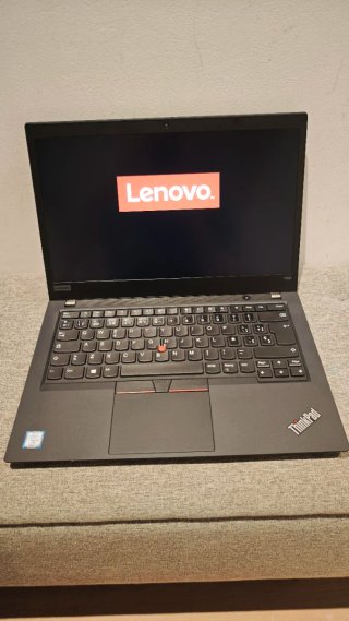 Portátil Lenovo ThinkPad T490
