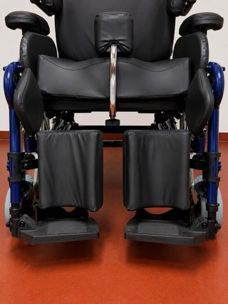 Silla de ruedas basculante nueva
