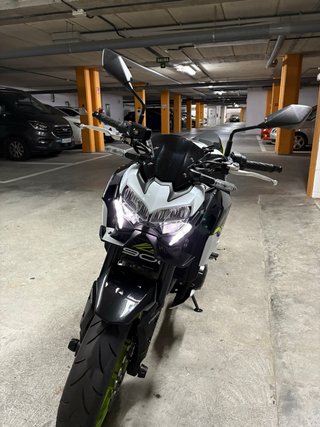 KAWASAKI Z900