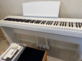 Piano Yamaha P-225 Blanco (No se rebaja el precio)
