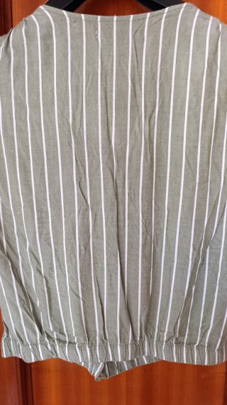 Blusa verde y blanca rayas Talla M