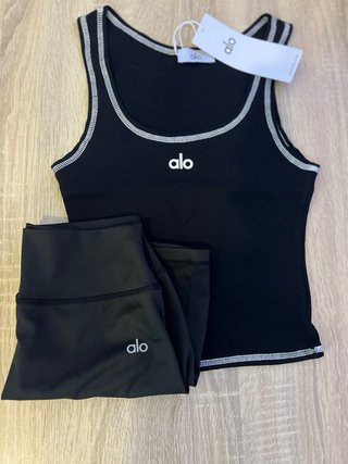 Conjunto Alo Negro Top y Shorts