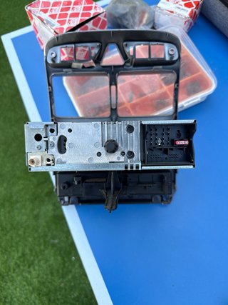 Radio Peugeot MP3 + Consola Central