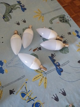 Lámpara de forja con 5 tulipas beige