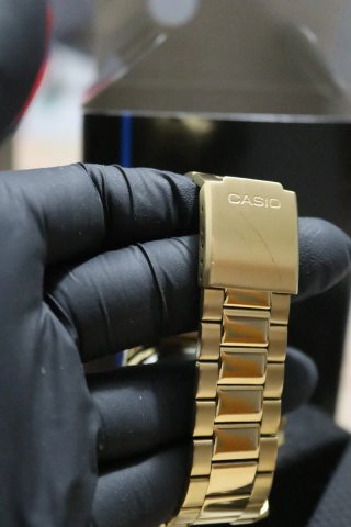 Reloj Casio Dorado y Negro