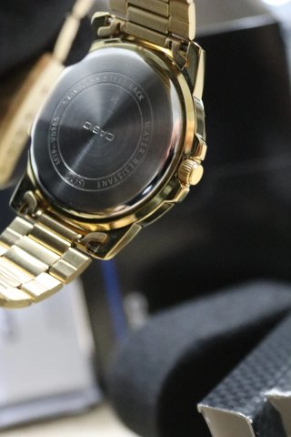 Reloj Casio Dorado y Negro