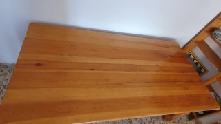 Mesa de comedor antigua de madera
