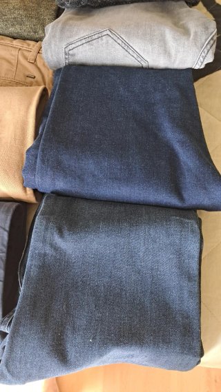 Lote Ropa Hombre: Jerséis y Pantalones