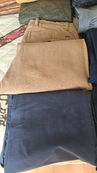 Lote Ropa Hombre: Jerséis y Pantalones