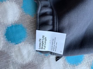 Pantalón Nike oversize gris