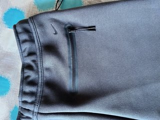 Pantalón Nike oversize gris