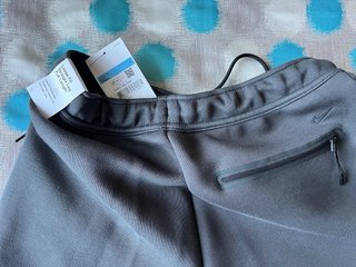 Pantalón Nike oversize gris