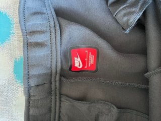 Pantalón Nike oversize gris