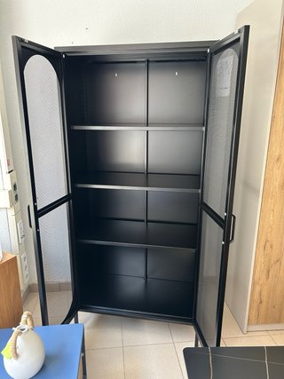 Vitrina Metálica Negra Puertas
