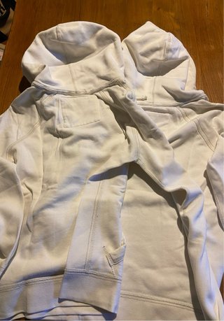 Felpe Abercrombie & Fitch bianche con scritte blu