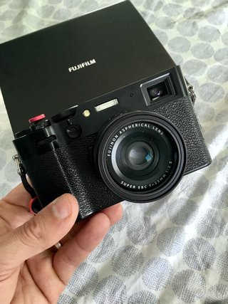 Fujifilm X100VI (Impecable) + Extras Premium