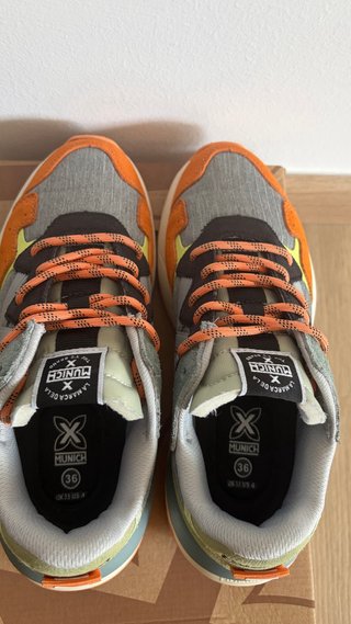 Zapatillas Munich grises y naranjas Talla 36